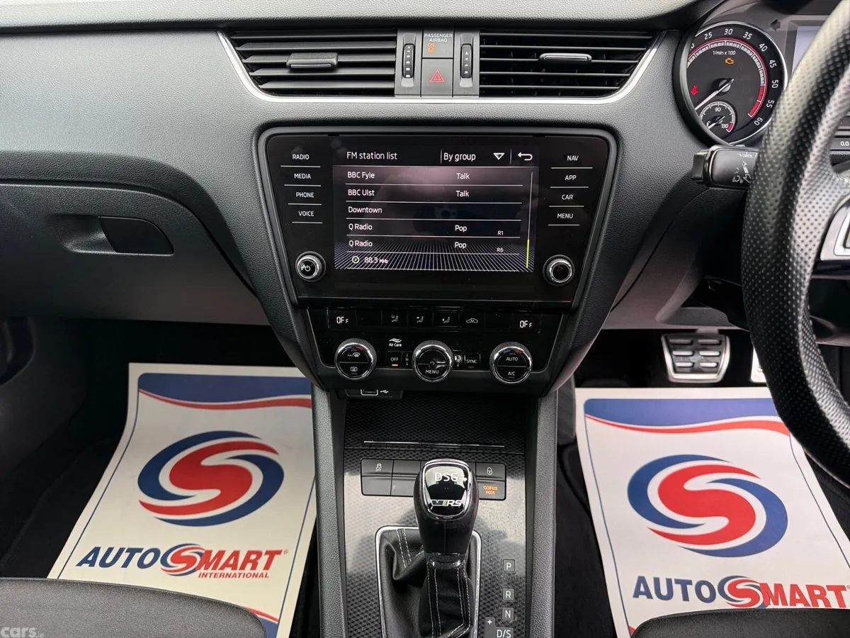 Skoda Octavia Hatchback, Diesel, 2018, White