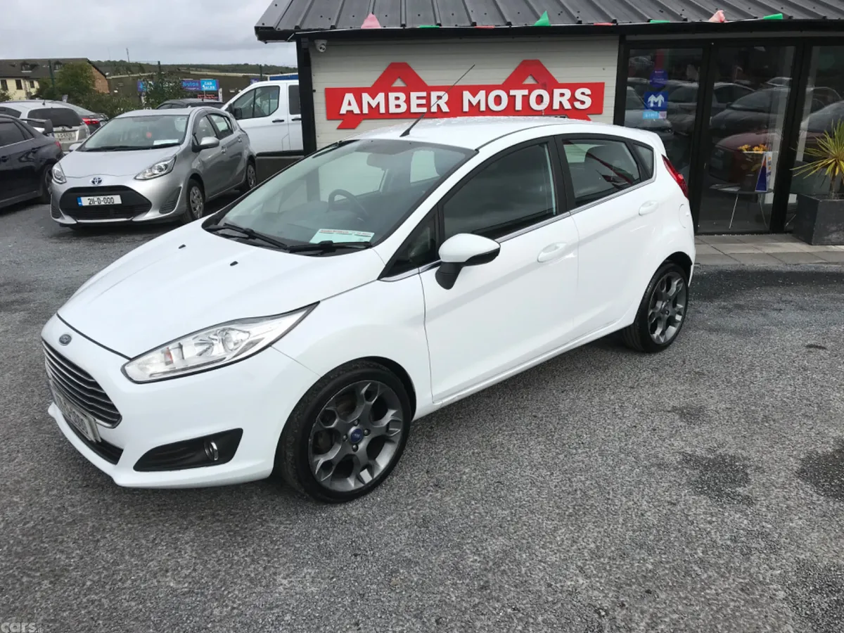 Ford Fiesta Hatchback, Petrol, 2017, White