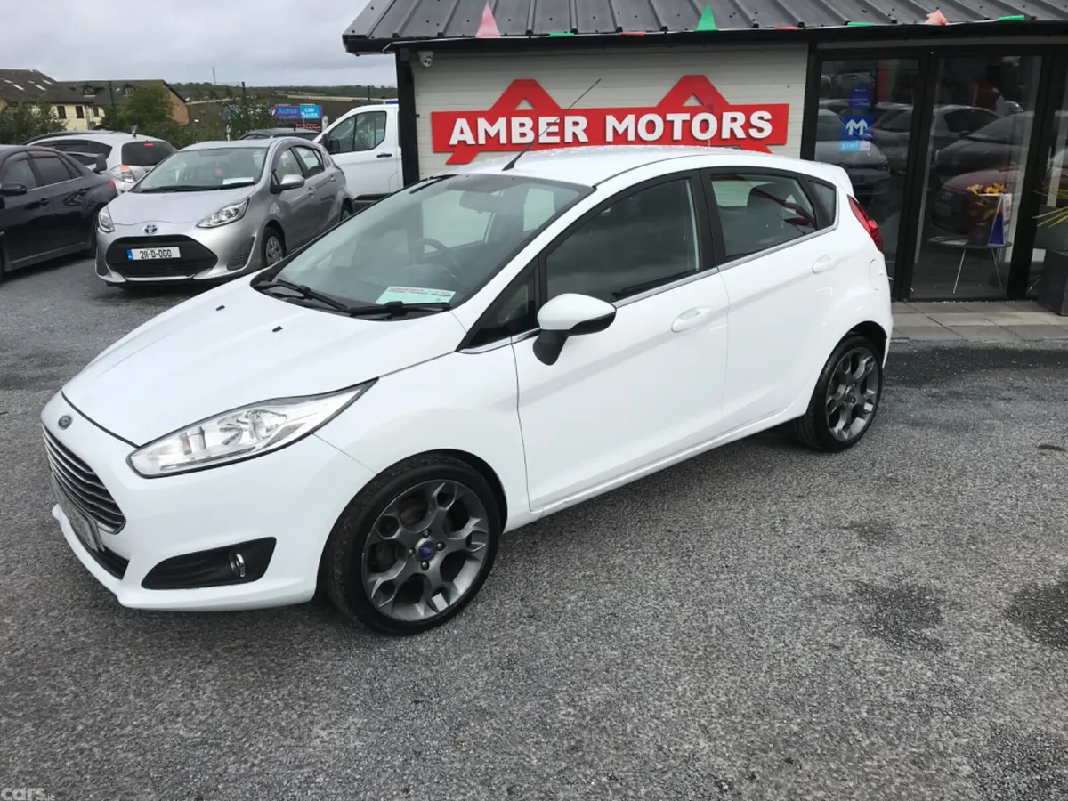 Ford Fiesta Hatchback, Petrol, 2017, White