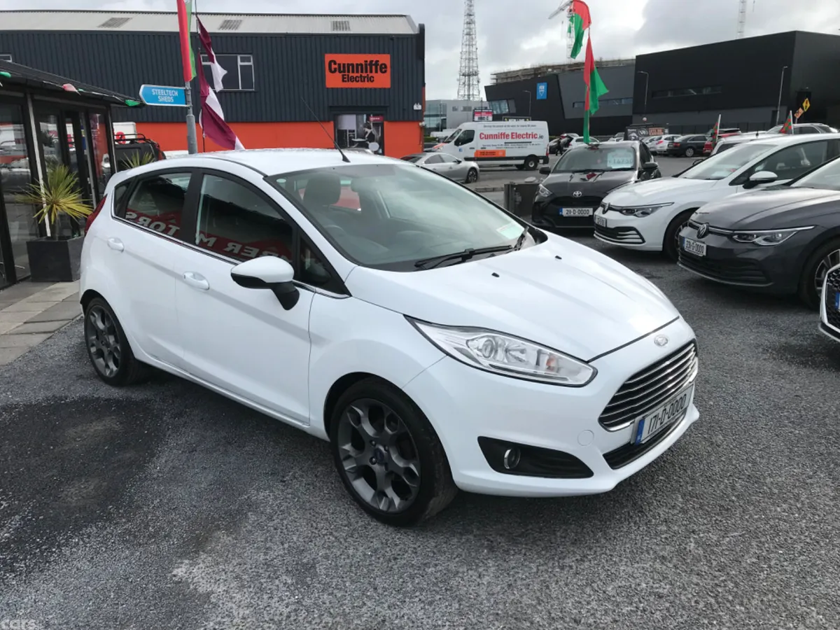 Ford Fiesta Hatchback, Petrol, 2017, White