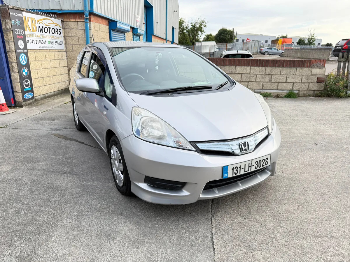 Honda Fit Hatchback, Petrol Hybrid, 2013, Silver