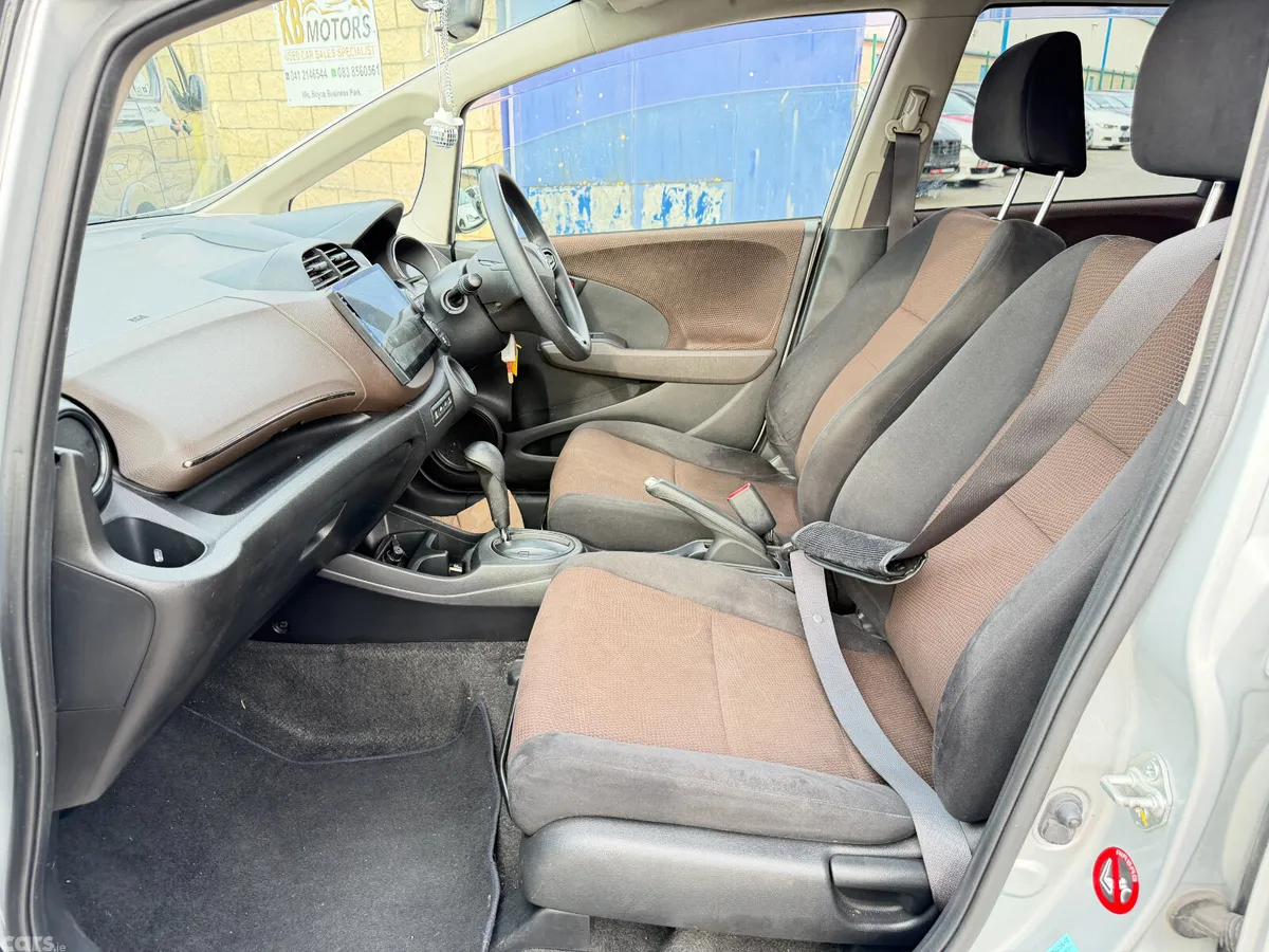 Honda Fit Hatchback, Petrol Hybrid, 2013, Silver