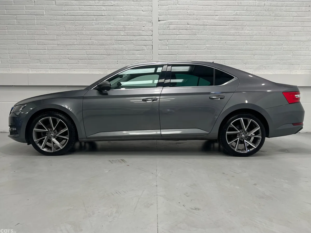 Skoda Superb Hatchback, Diesel, 2024, Grey