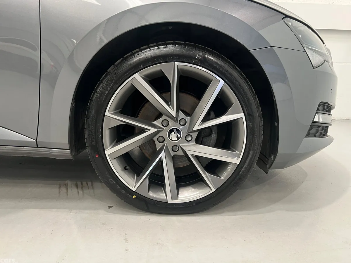 Skoda Superb Hatchback, Diesel, 2024, Grey