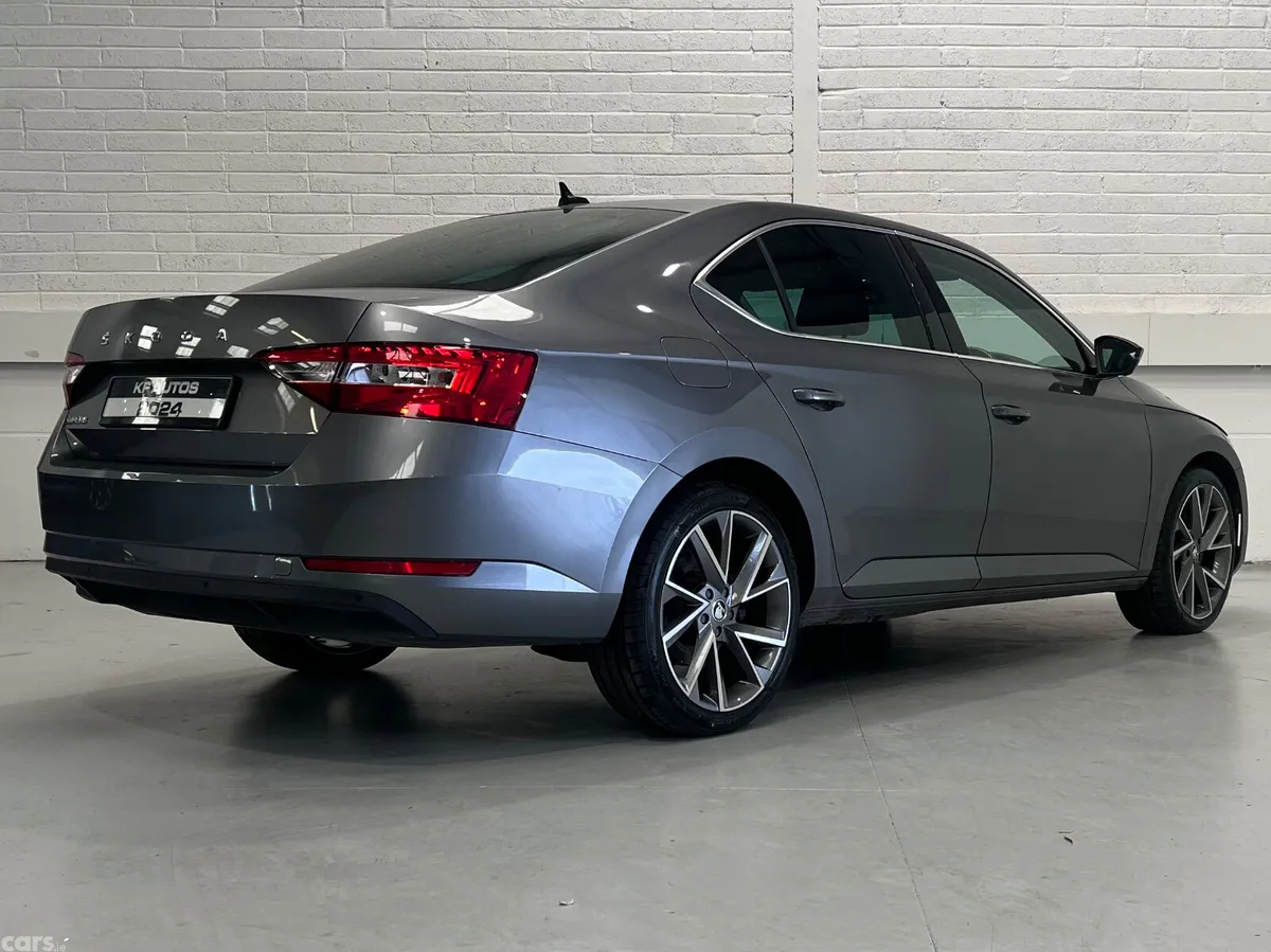 Skoda Superb Hatchback, Diesel, 2024, Grey