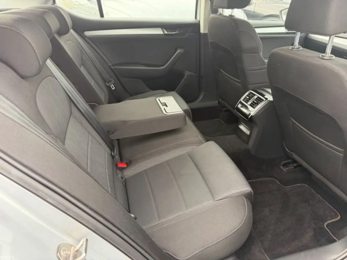 Skoda Superb Saloon, Diesel, 2019, Grey