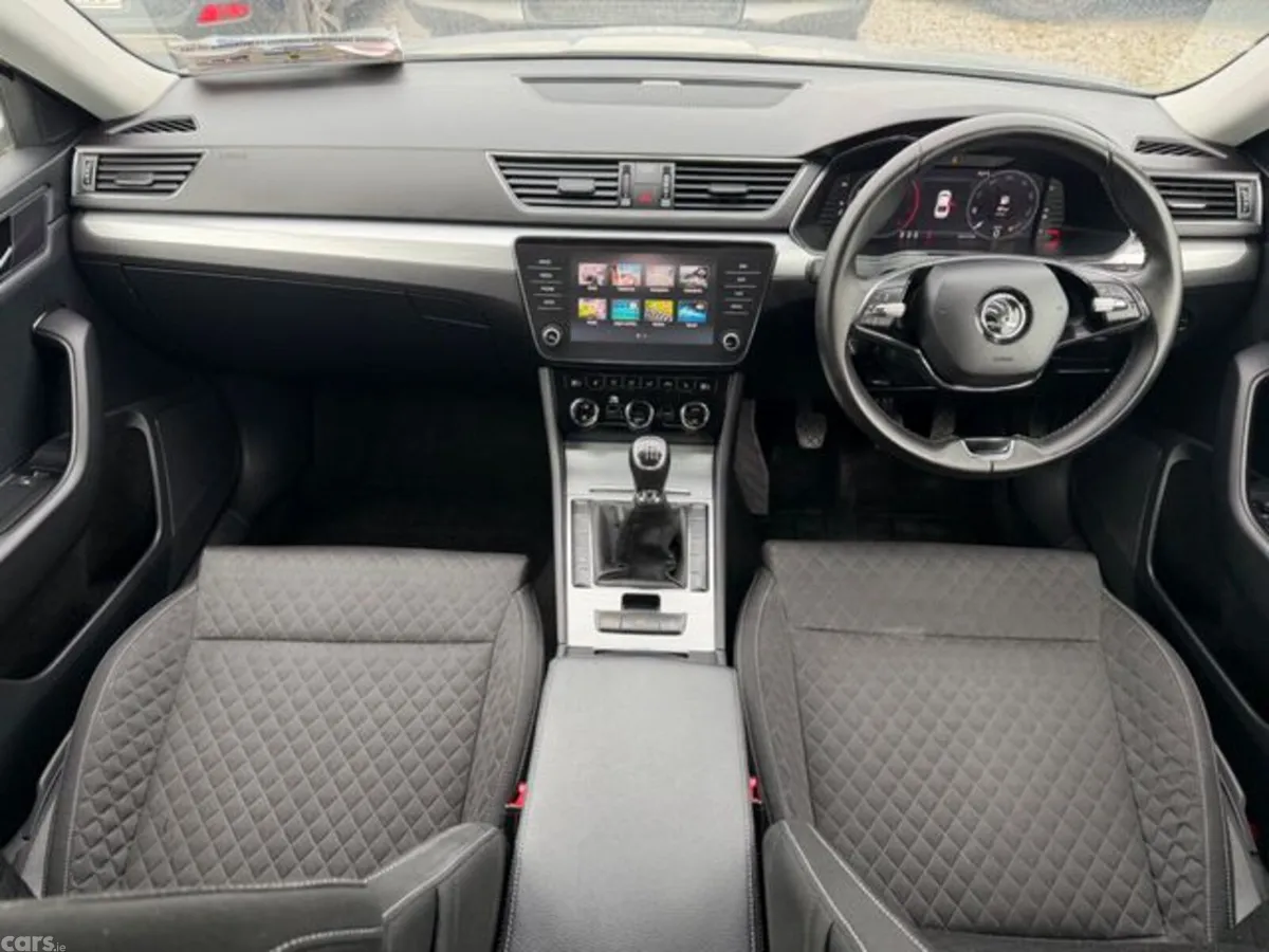 Skoda Superb Saloon, Diesel, 2023, Grey