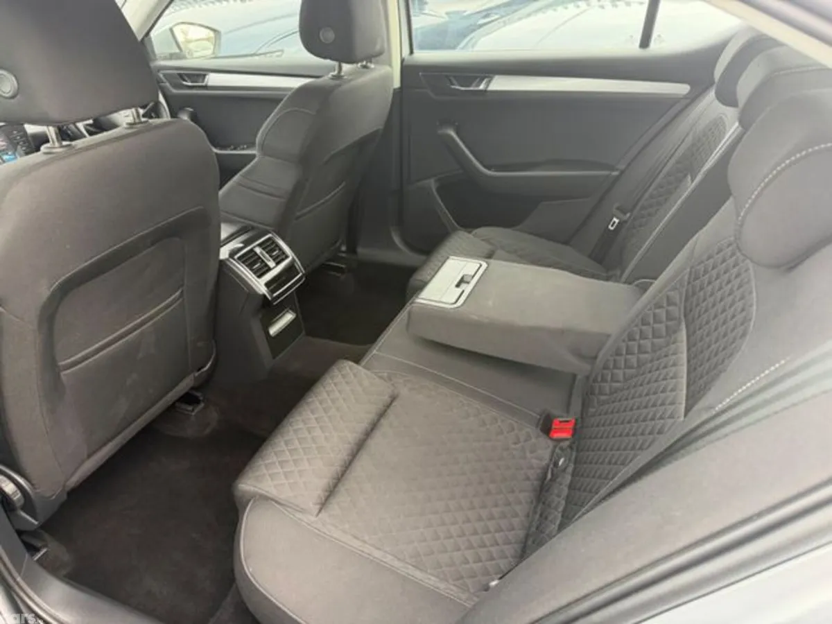 Skoda Superb Saloon, Diesel, 2023, Grey