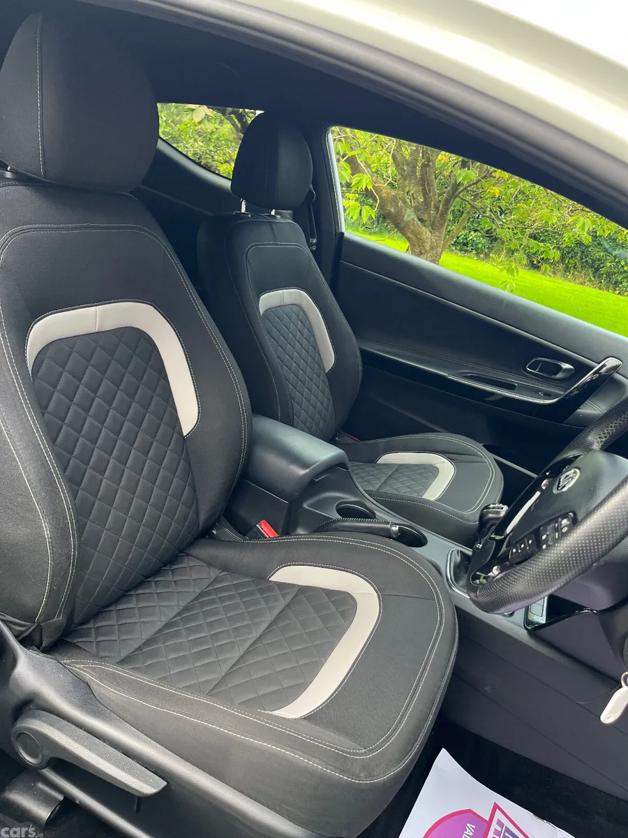 Kia Ceed Hatchback, Diesel, 2017, White