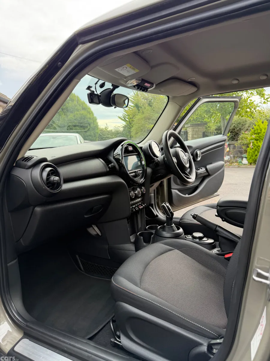 Mini Cooper Hatchback, Petrol, 2018, Grey