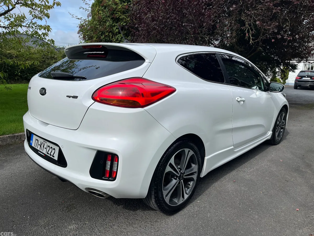 Kia Ceed Hatchback, Diesel, 2017, White