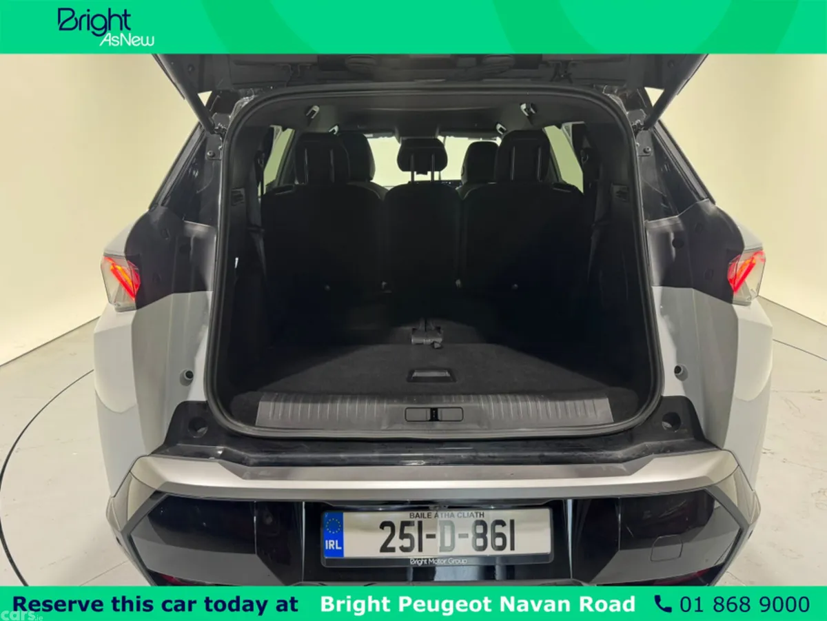 Peugeot 5008 MPV, Electric, 2025, White