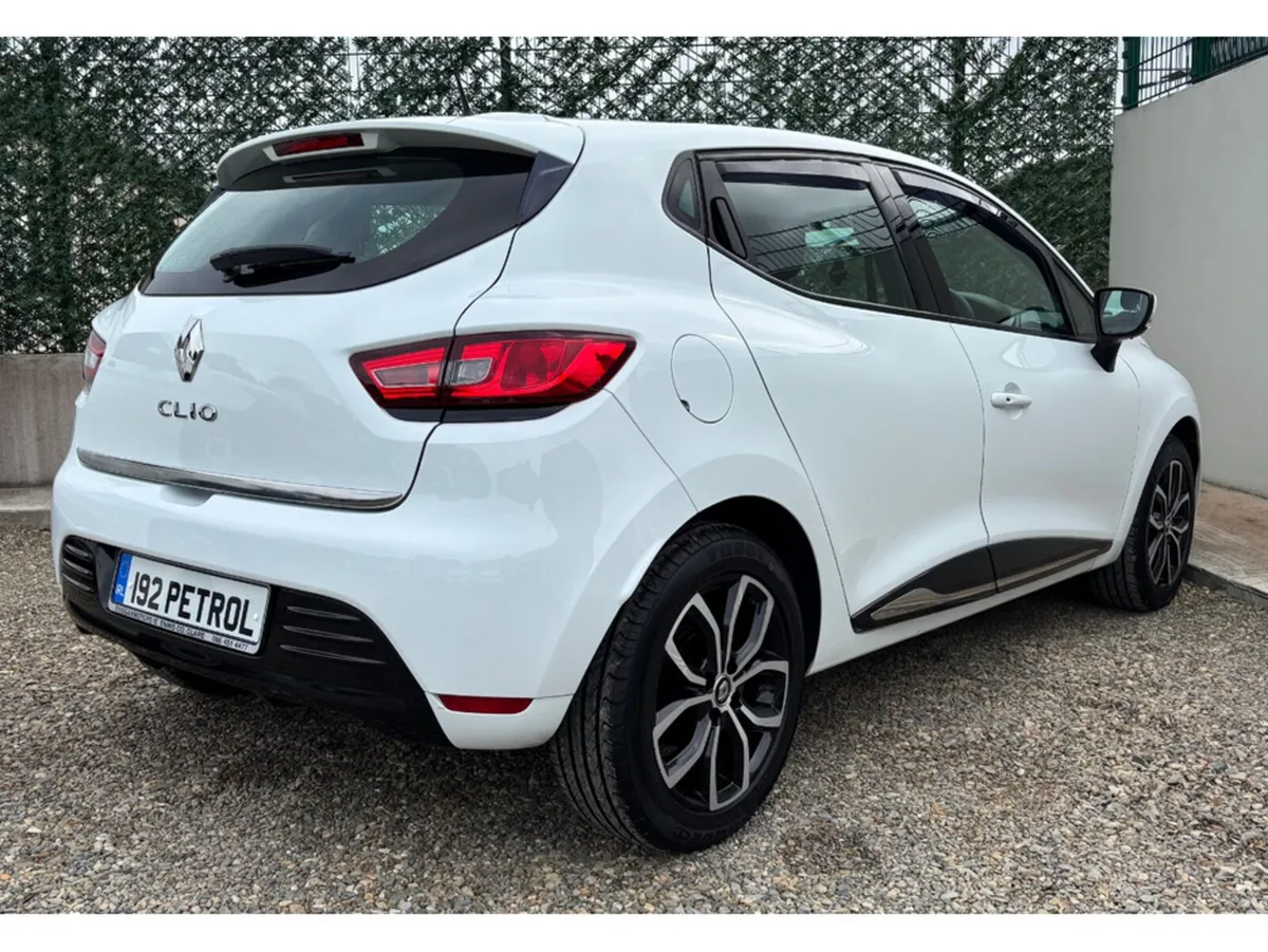 Renault Clio Hatchback, Petrol, 2019, White