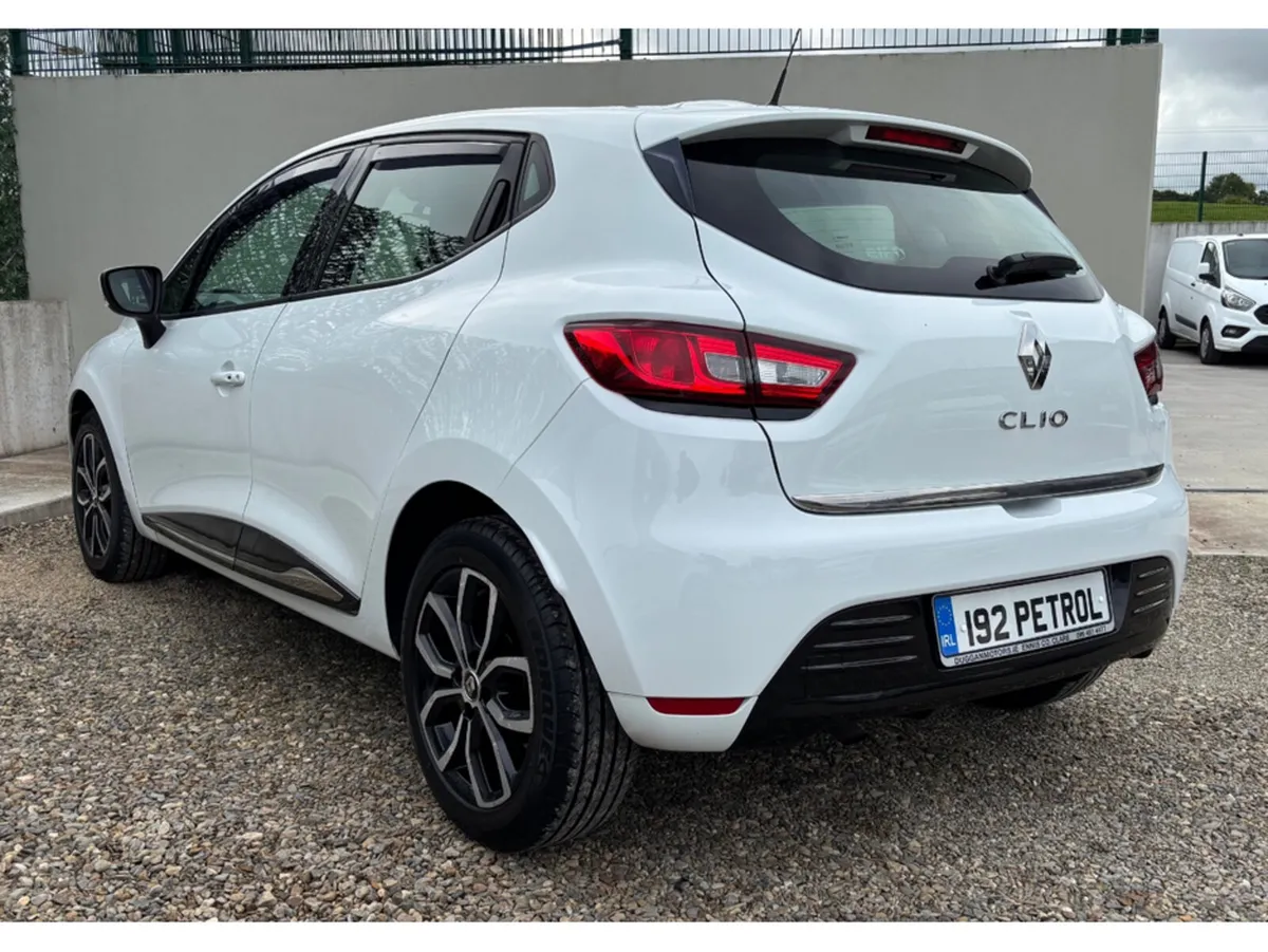 Renault Clio Hatchback, Petrol, 2019, White
