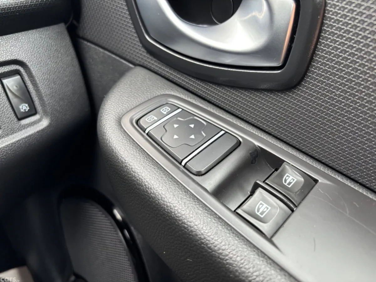Renault Clio Hatchback, Petrol, 2019, White
