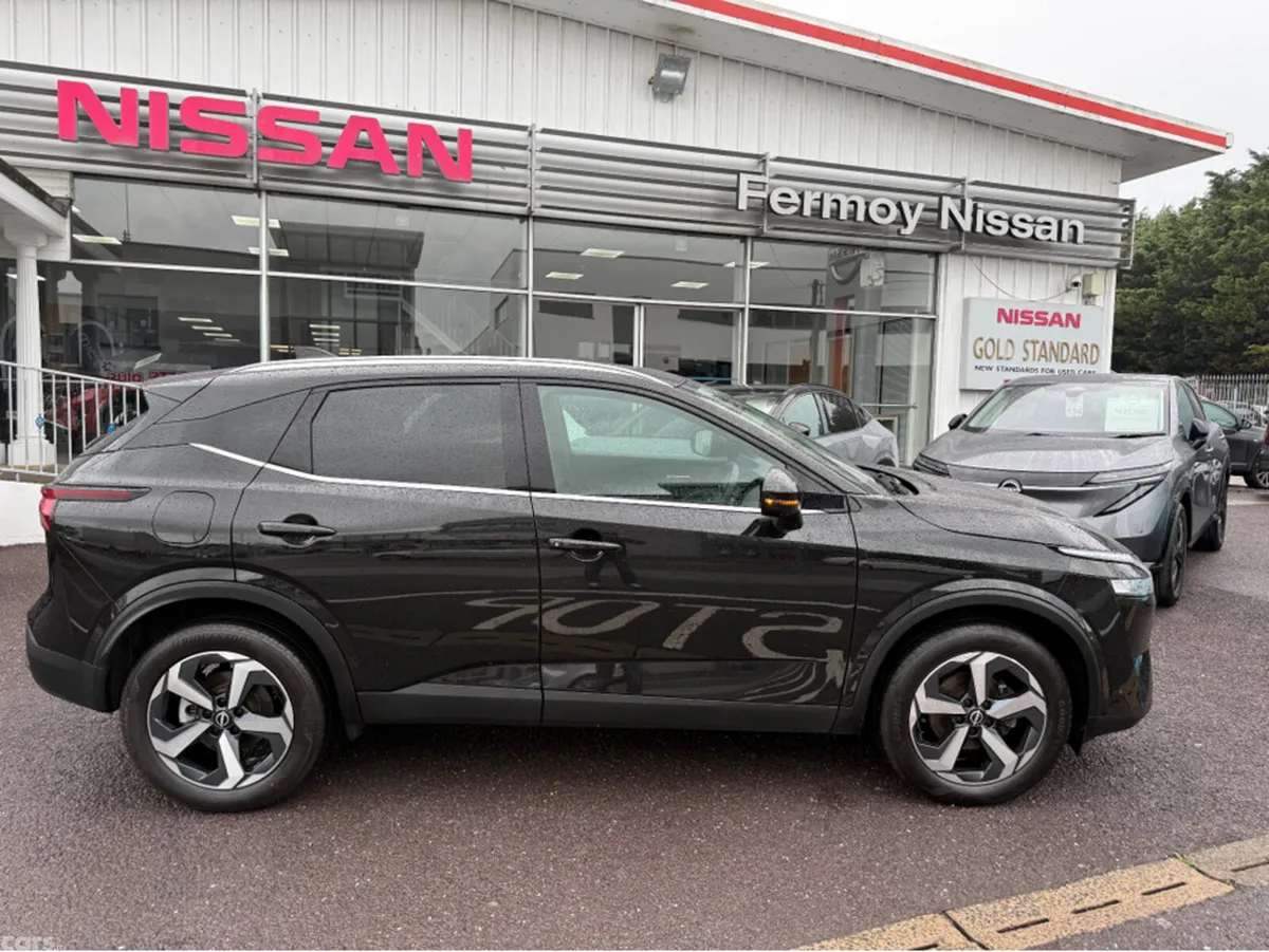 Nissan Qashqai Hatchback, Petrol, 2023, Black