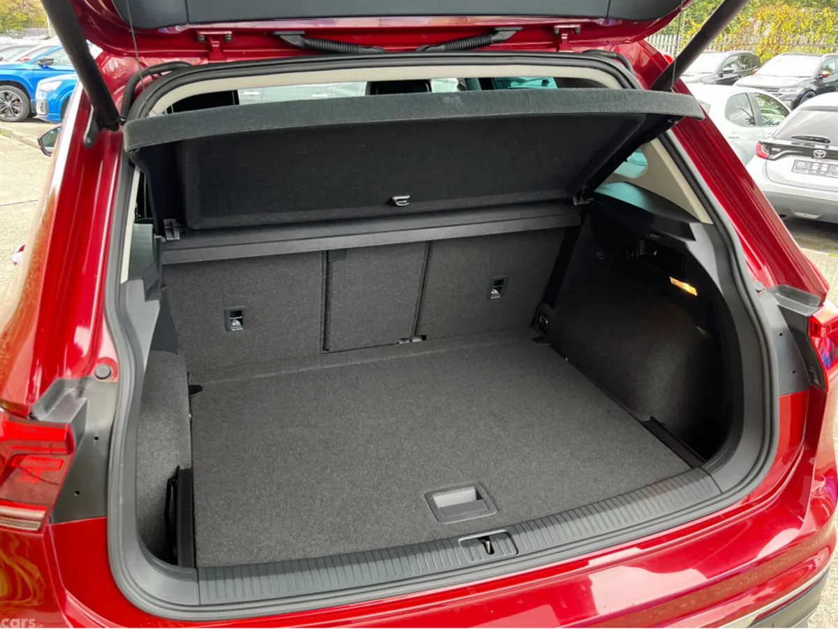Volkswagen Tiguan SUV, Diesel, 2020, Red