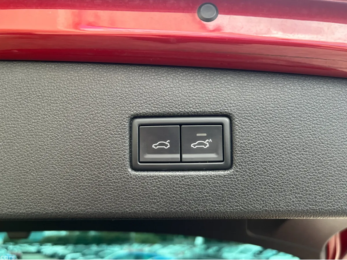 Volkswagen Tiguan SUV, Diesel, 2020, Red