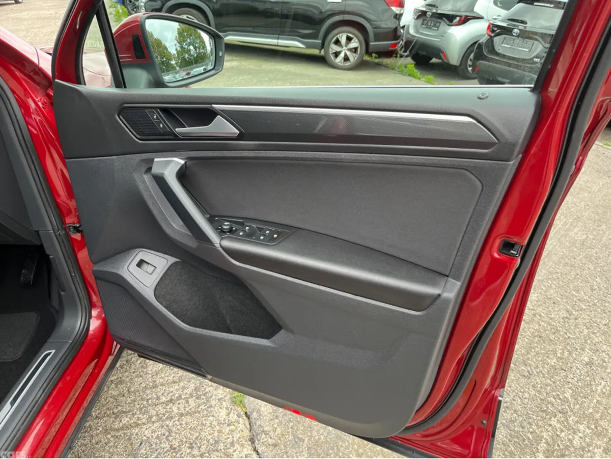 Volkswagen Tiguan SUV, Diesel, 2020, Red