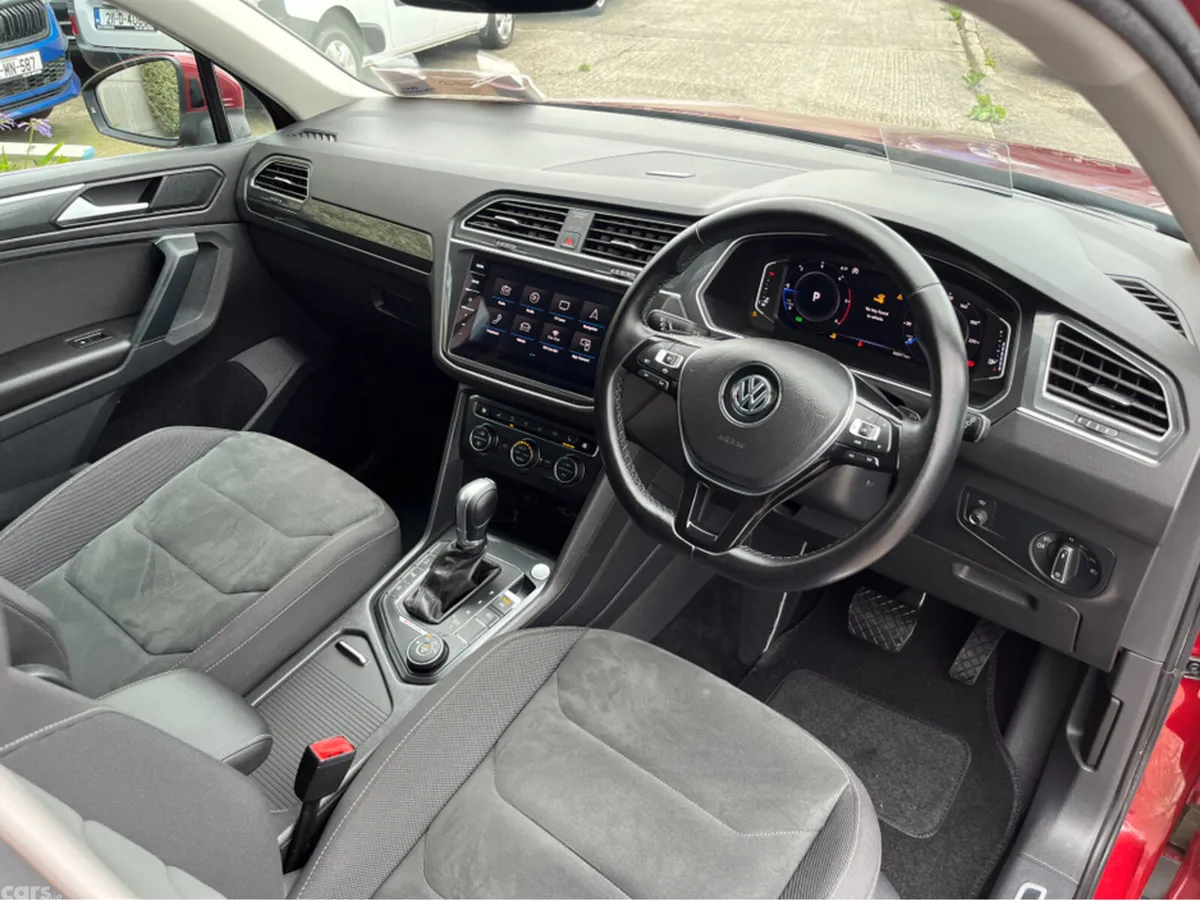 Volkswagen Tiguan SUV, Diesel, 2020, Red