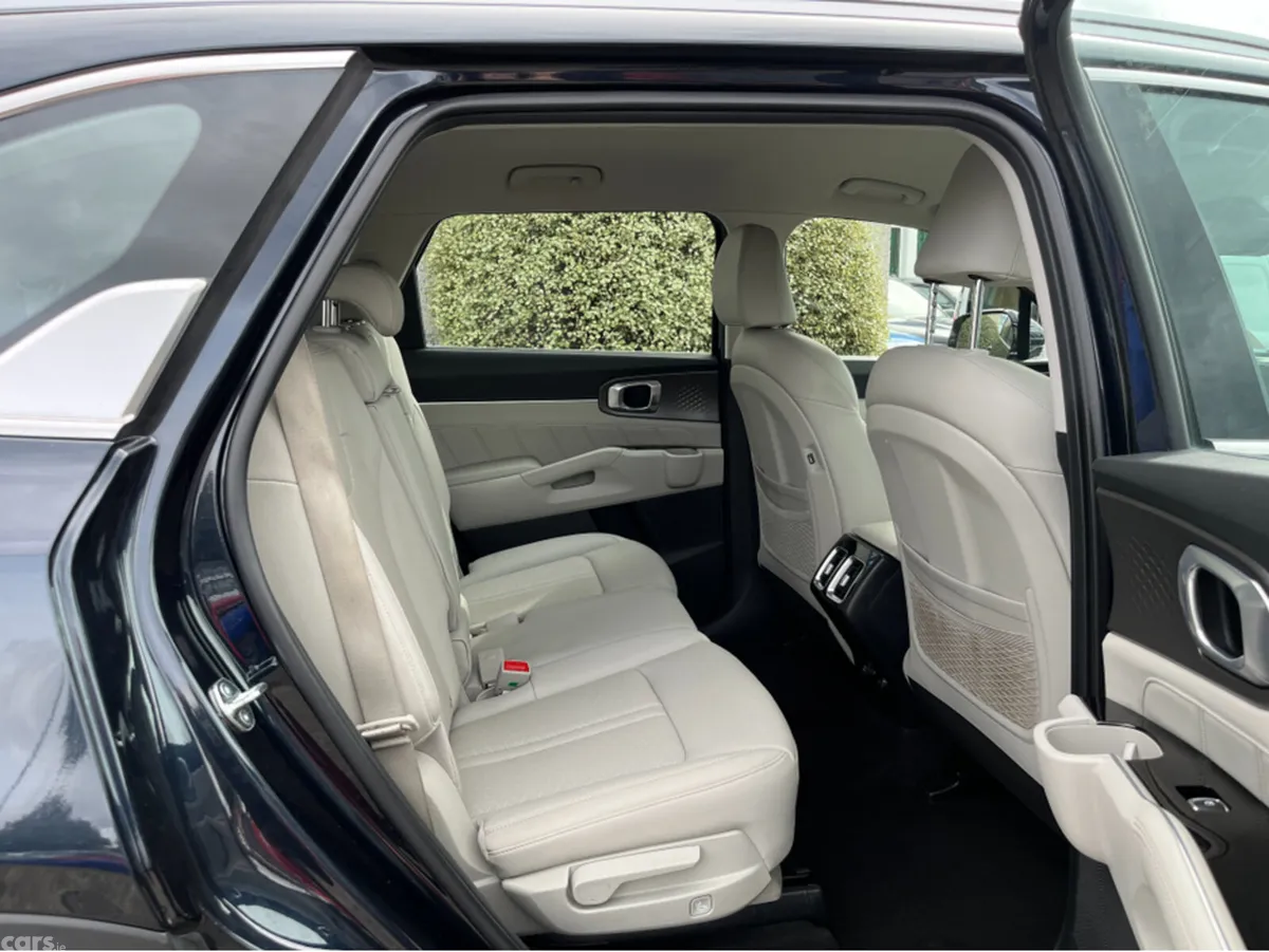 Kia Sorento SUV, Petrol Plug-in Hybrid, 2023, Blue