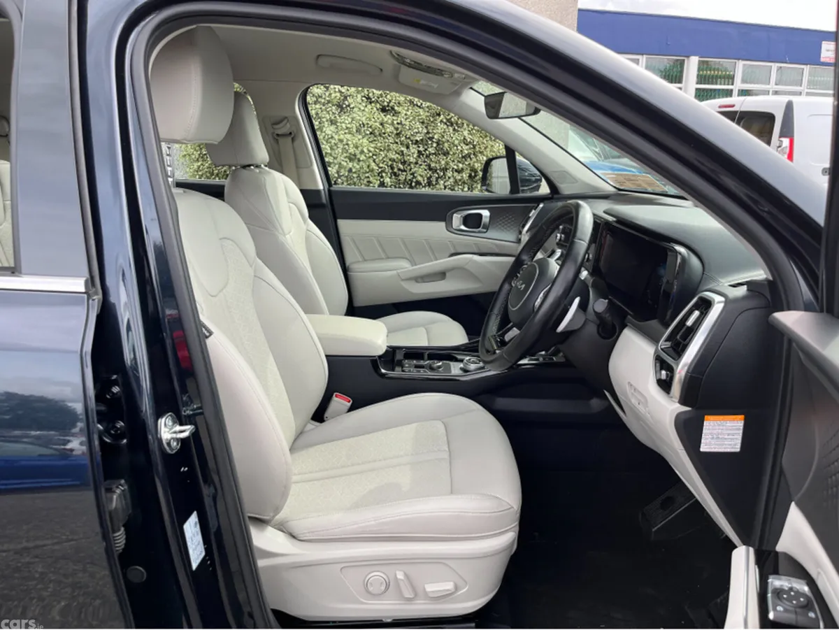 Kia Sorento SUV, Petrol Plug-in Hybrid, 2023, Blue