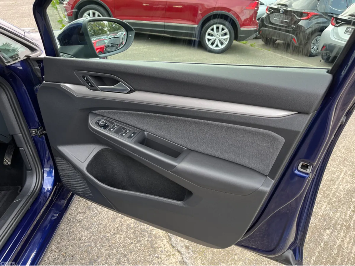Volkswagen Golf Hatchback, Diesel, 2023, Blue