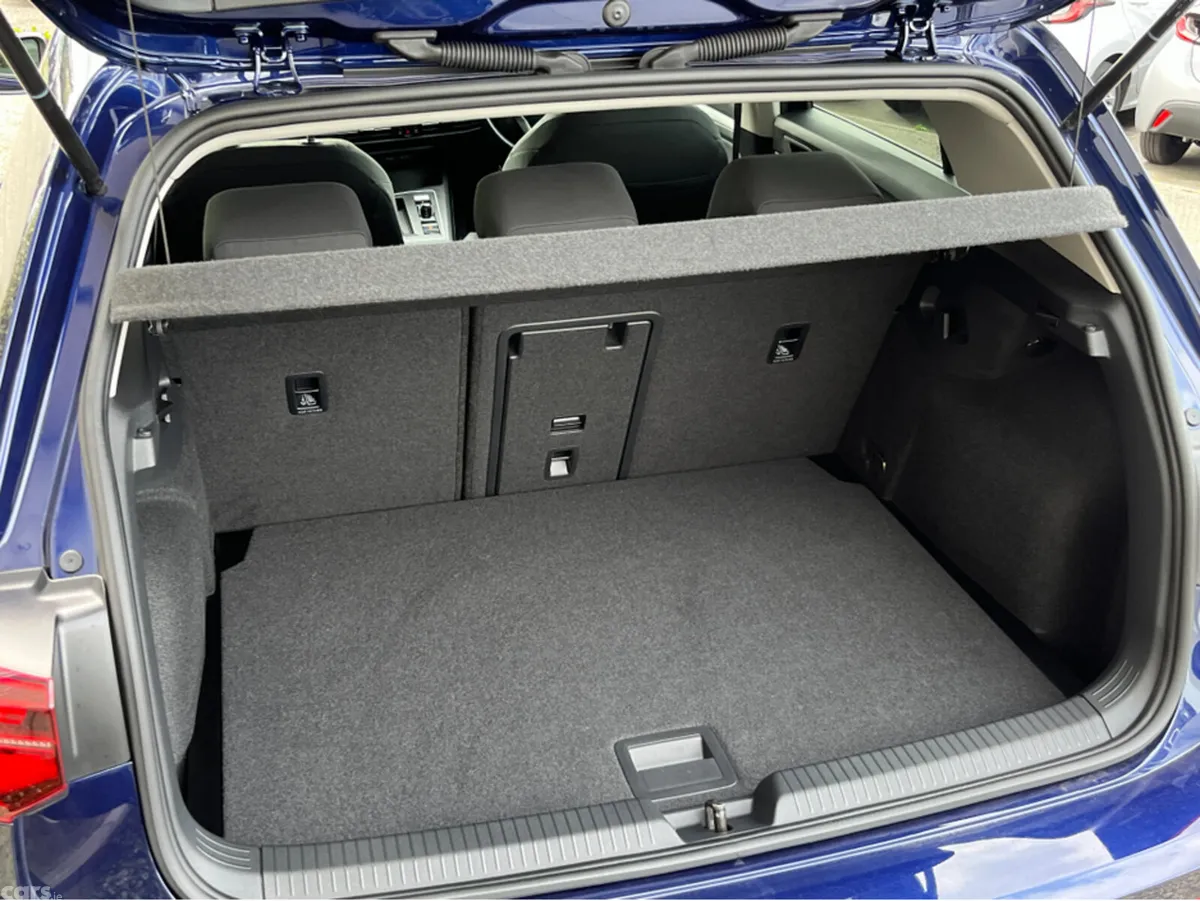 Volkswagen Golf Hatchback, Diesel, 2023, Blue