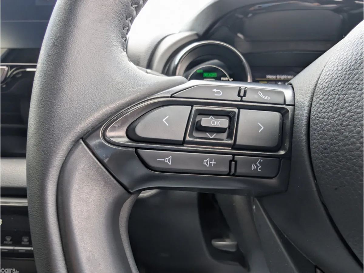 Toyota Yaris Hatchback, Petrol Hybrid, 2023, Blue