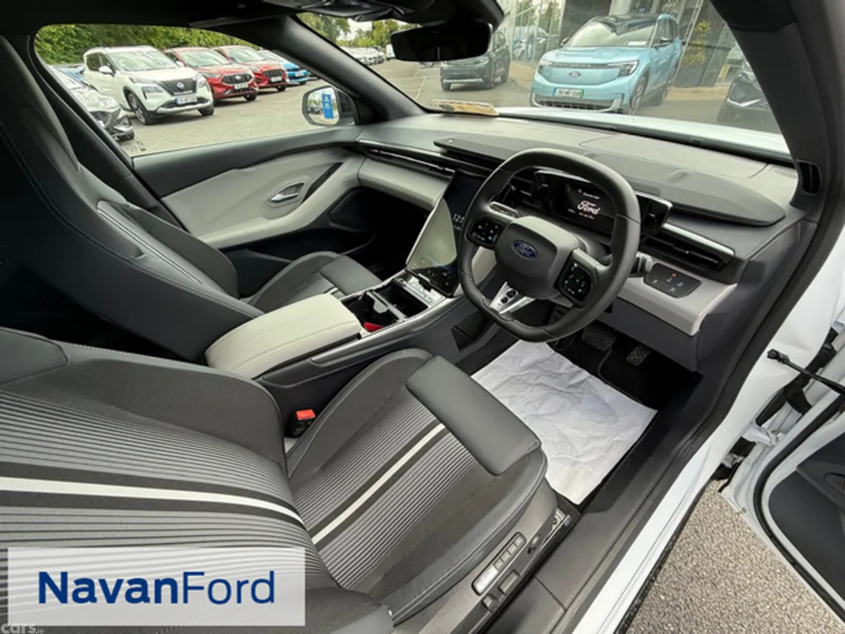 Ford Capri SUV, Electric, 2025, White