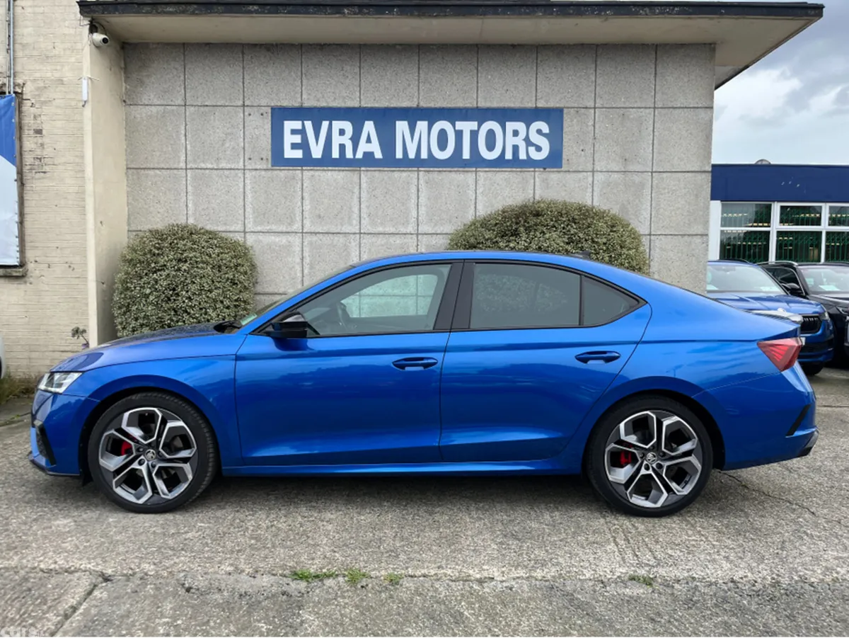 Skoda Octavia Saloon, Diesel, 2022, Blue
