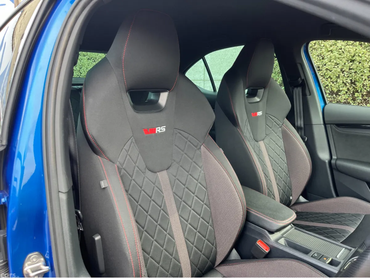 Skoda Octavia Saloon, Diesel, 2022, Blue
