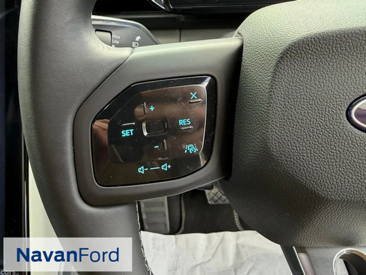 Ford Capri SUV, Electric, 2025, White