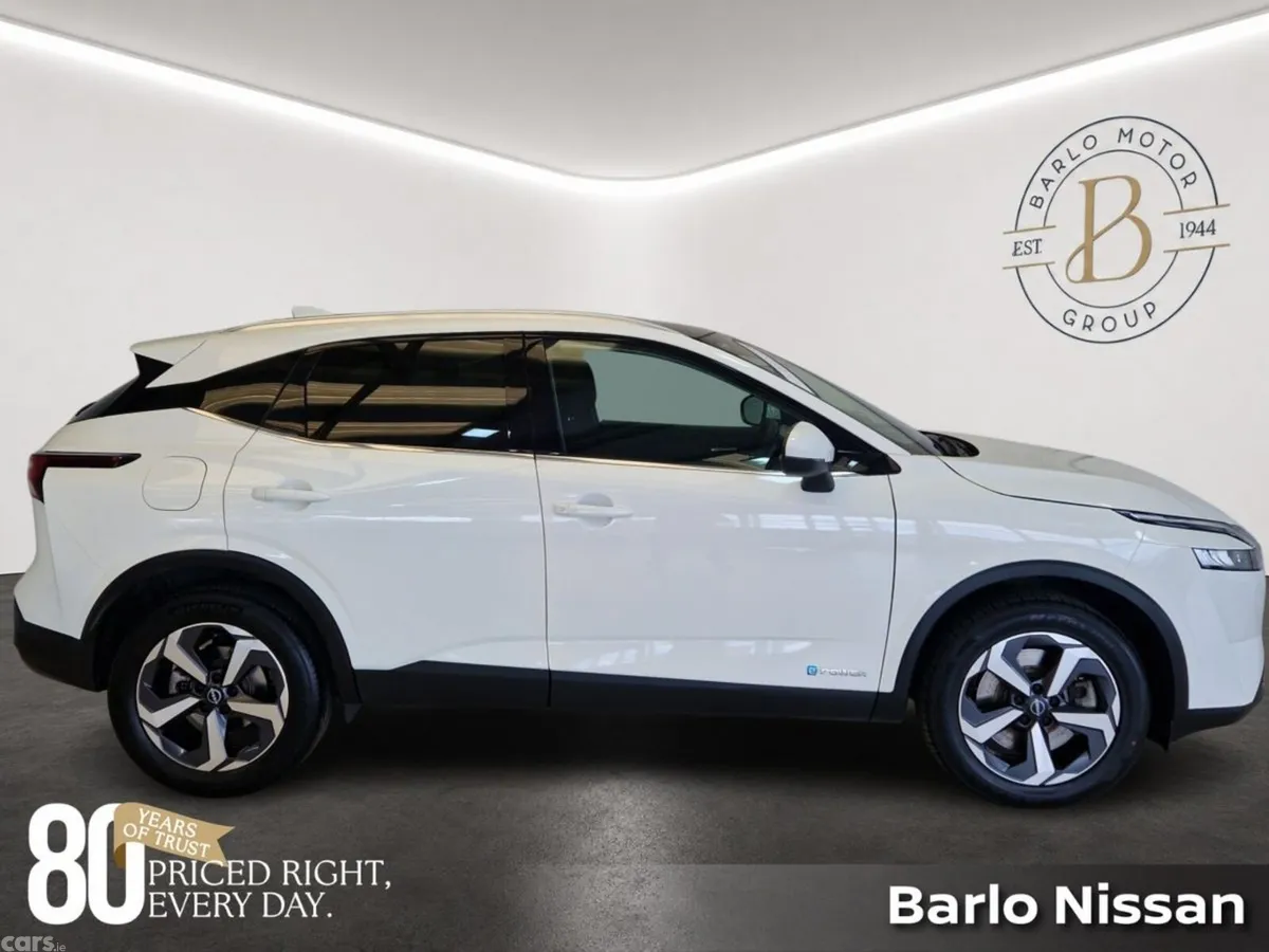 Nissan Qashqai MPV, Petrol, 2024, White