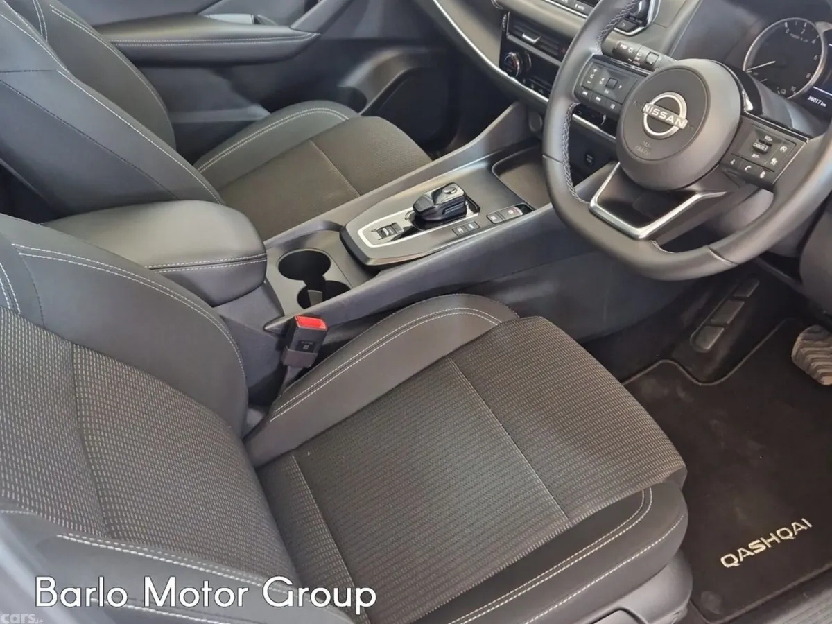 Nissan Qashqai MPV, Petrol, 2024, White
