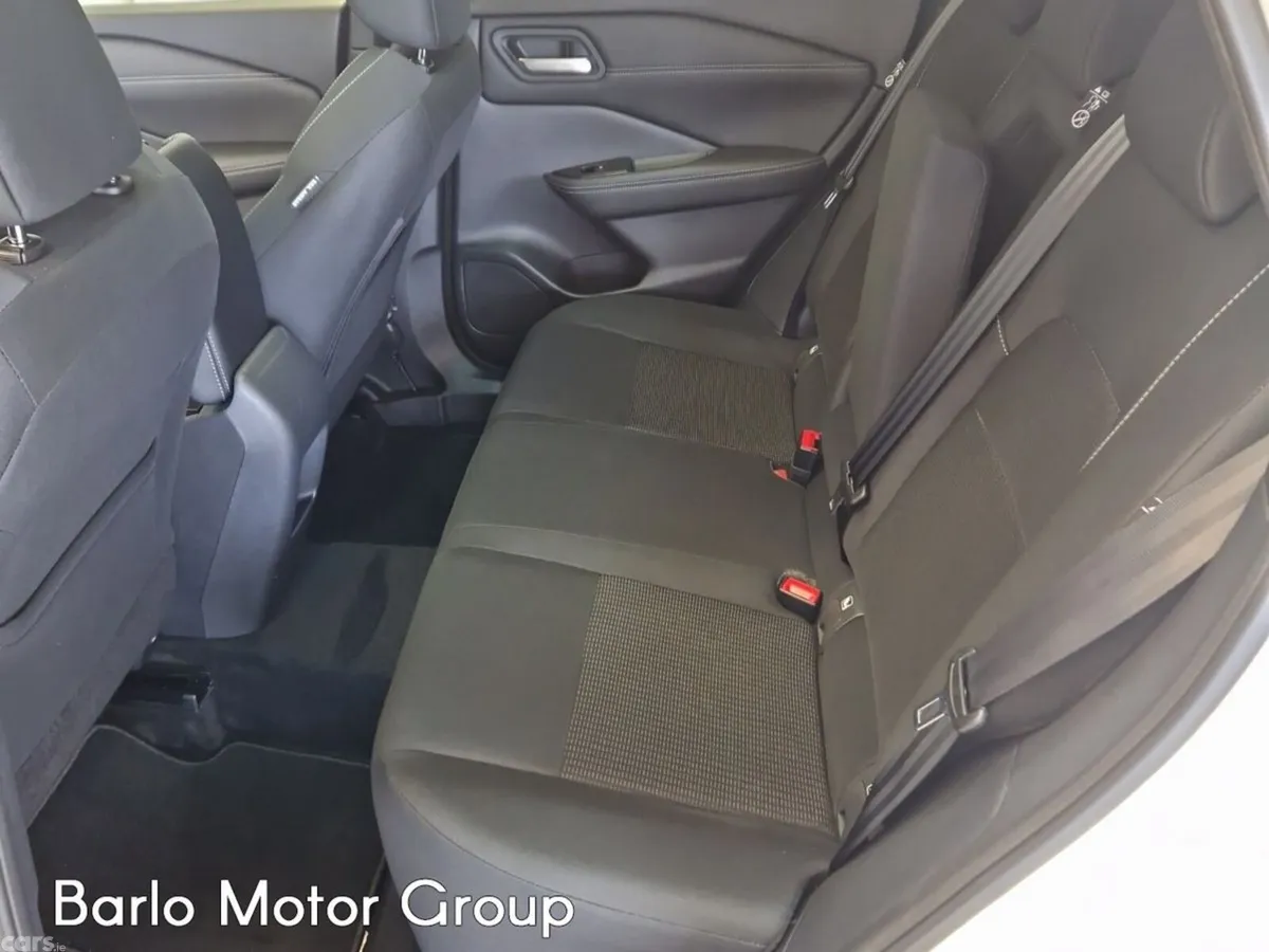 Nissan Qashqai MPV, Petrol, 2024, White