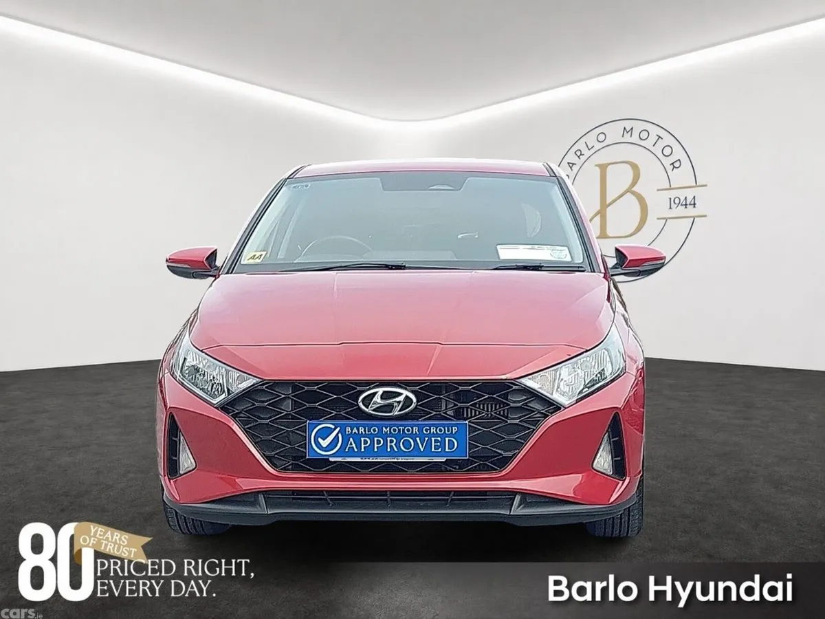 Hyundai i20 Hatchback, Petrol, 2023, Red