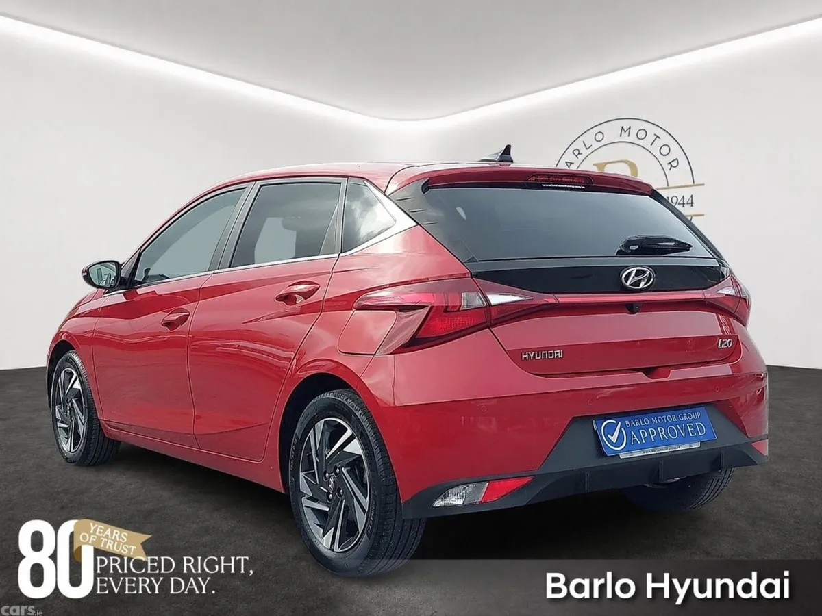 Hyundai i20 Hatchback, Petrol, 2023, Red