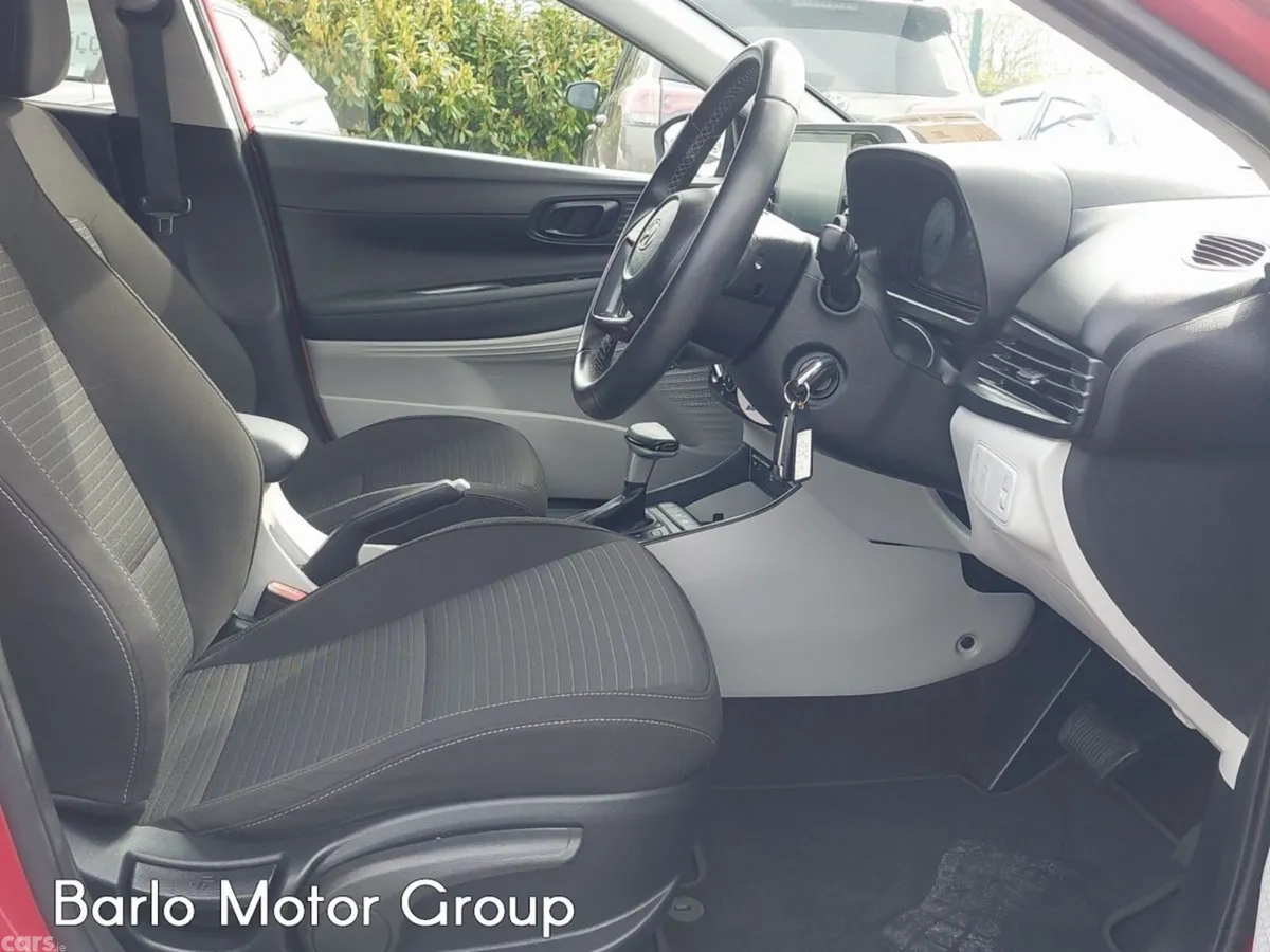 Hyundai i20 Hatchback, Petrol, 2023, Red