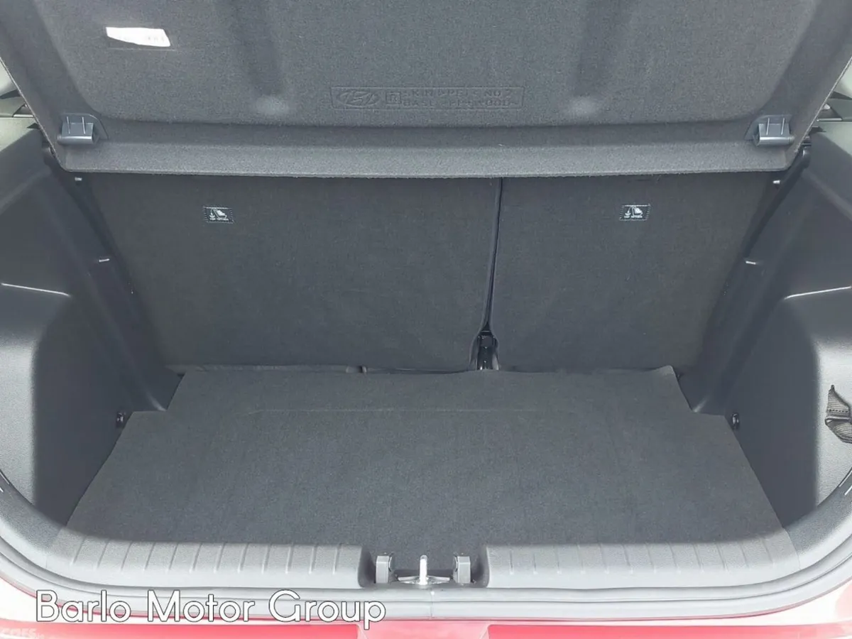Hyundai i20 Hatchback, Petrol, 2023, Red