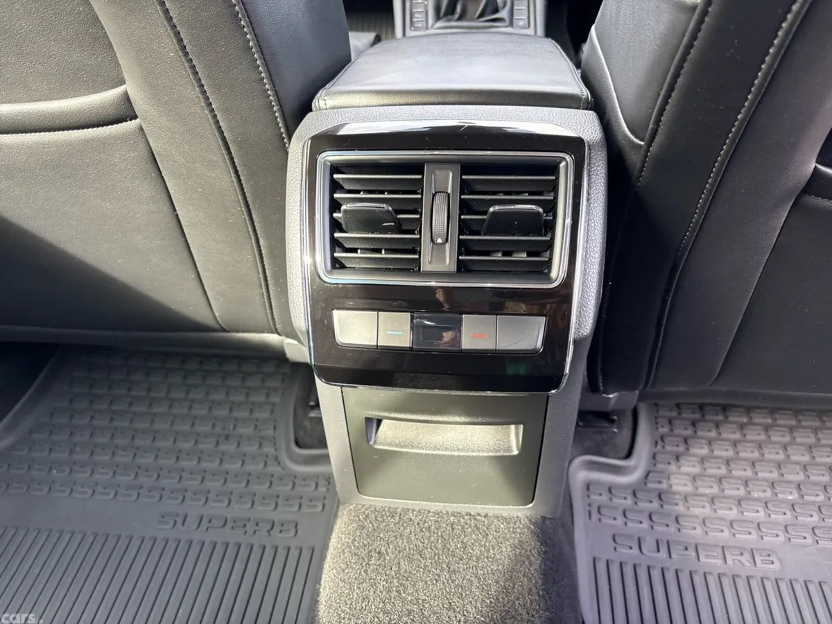 Skoda Superb Saloon, Diesel, 2023, Blue