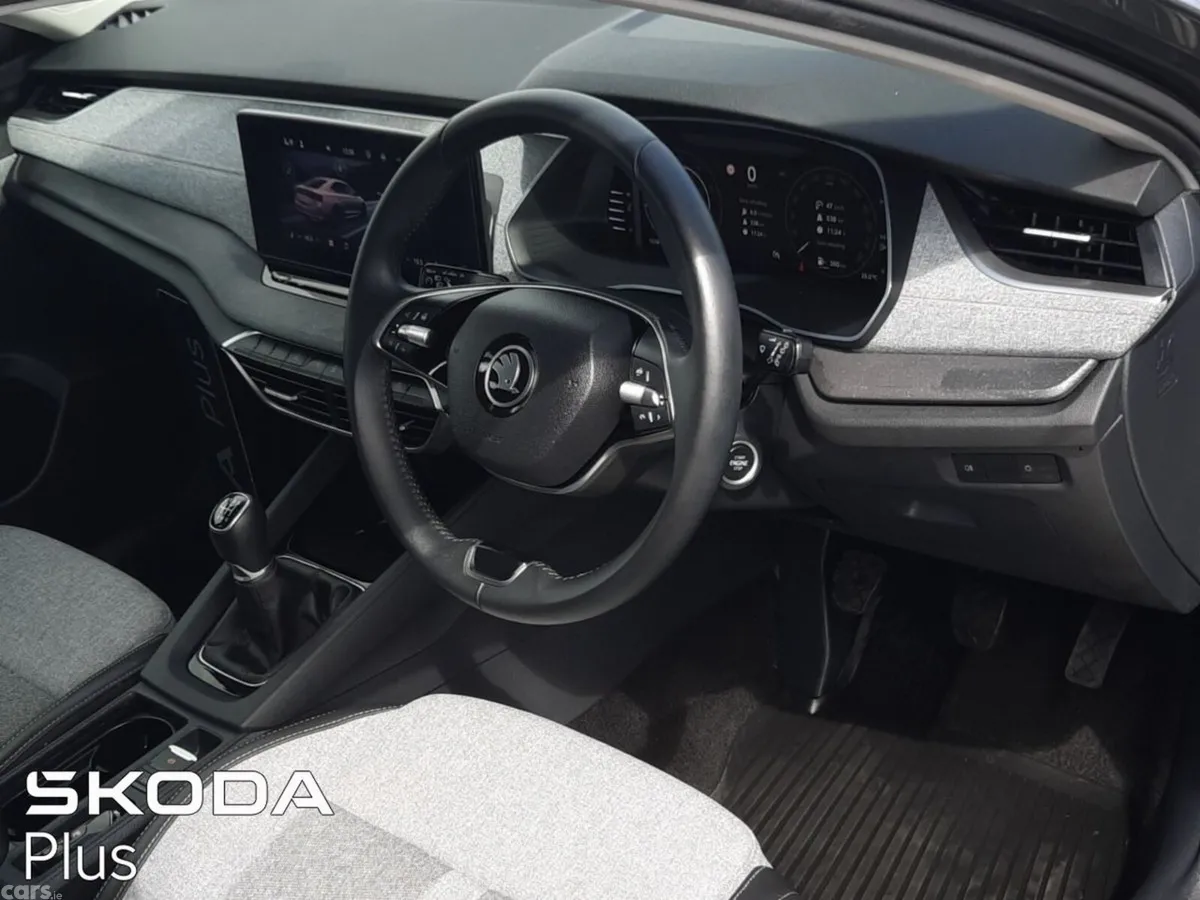 Skoda Octavia Saloon, Petrol, 2025, Grey