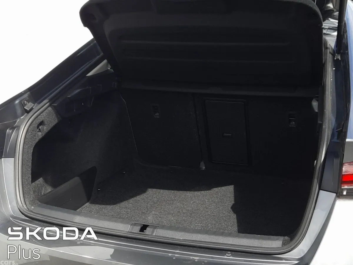 Skoda Octavia Saloon, Petrol, 2025, Grey