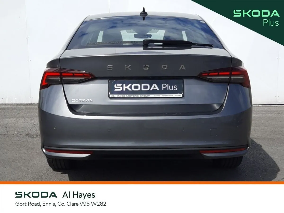 Skoda Octavia Saloon, Petrol, 2025, Grey