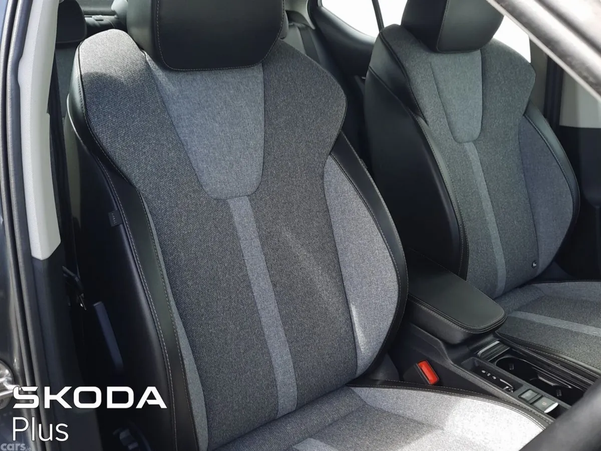 Skoda Octavia Saloon, Petrol, 2025, Grey