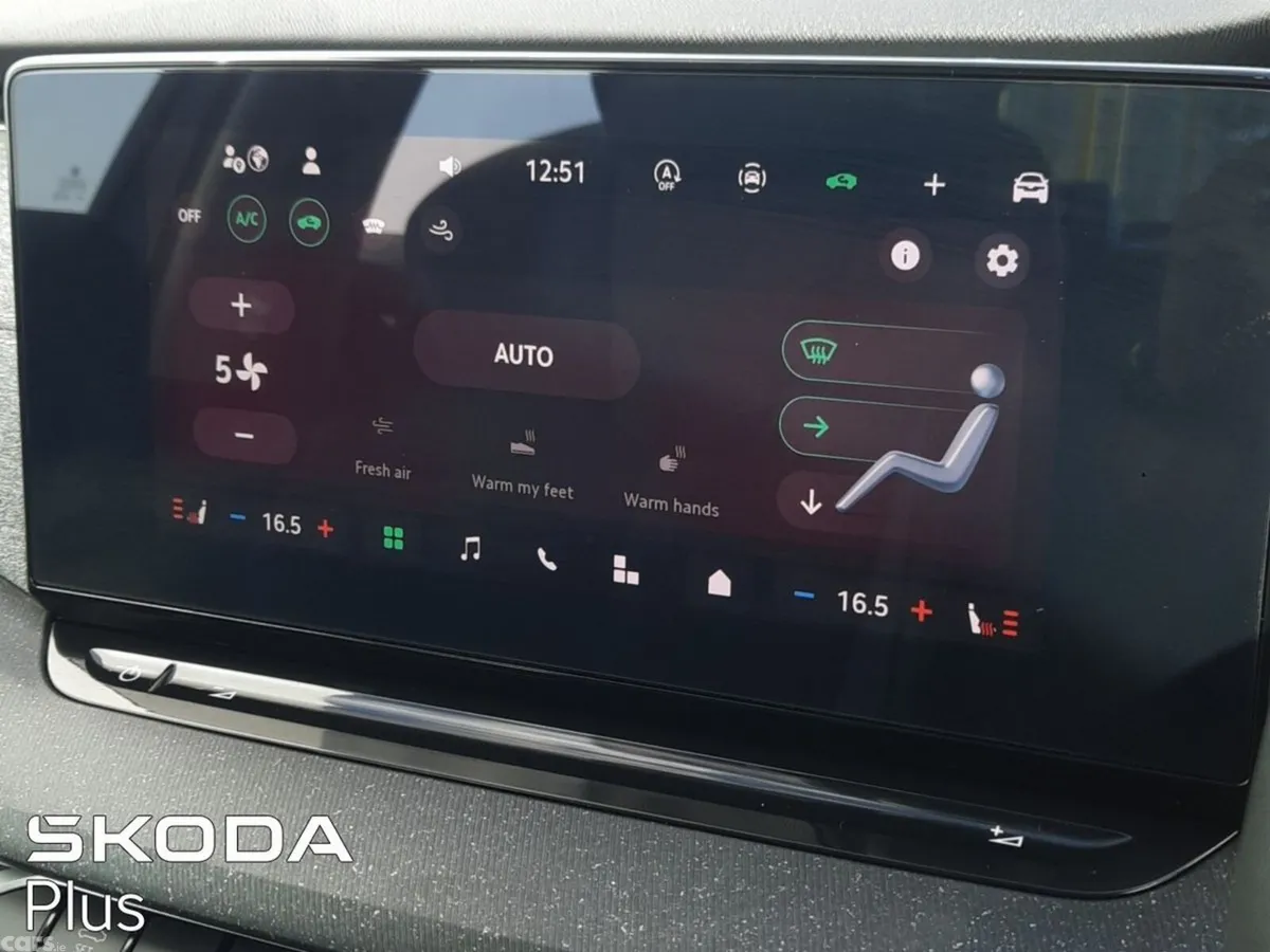 Skoda Octavia Saloon, Petrol, 2025, Grey