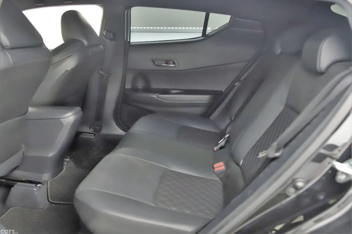 Toyota C-HR SUV, Petrol Hybrid, 2022, Blue
