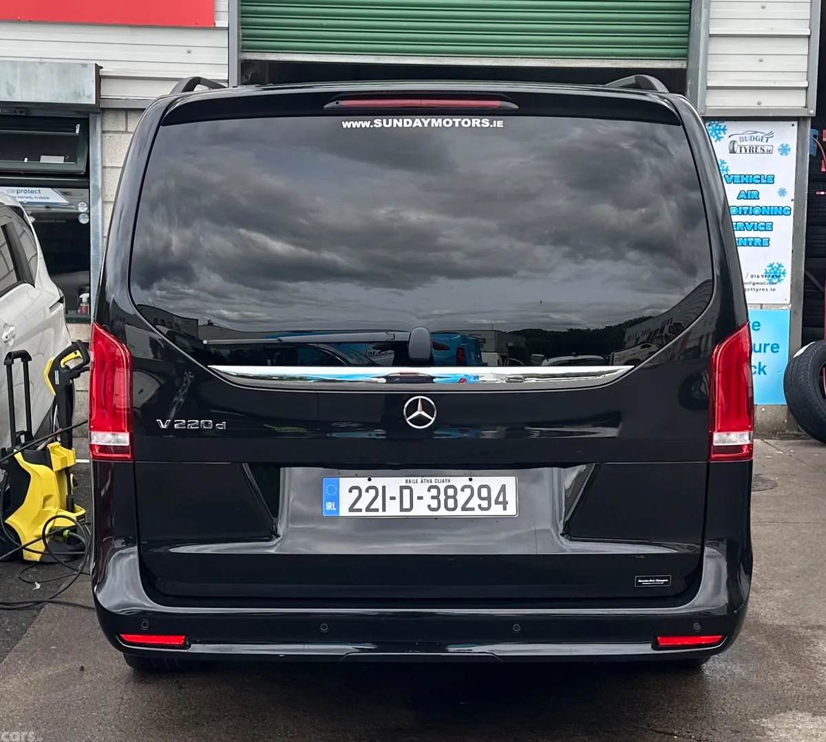 Mercedes-Benz V-Class MPV, Diesel, 2022, Black