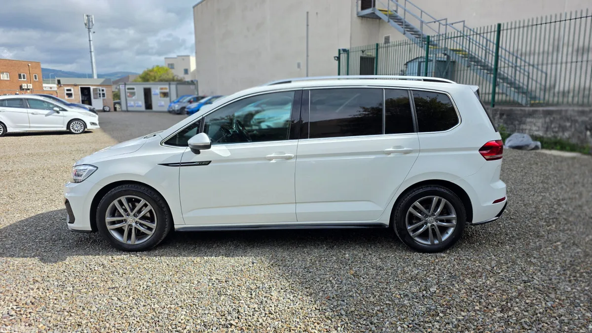 Volkswagen Touran MPV, Petrol, 2016, White