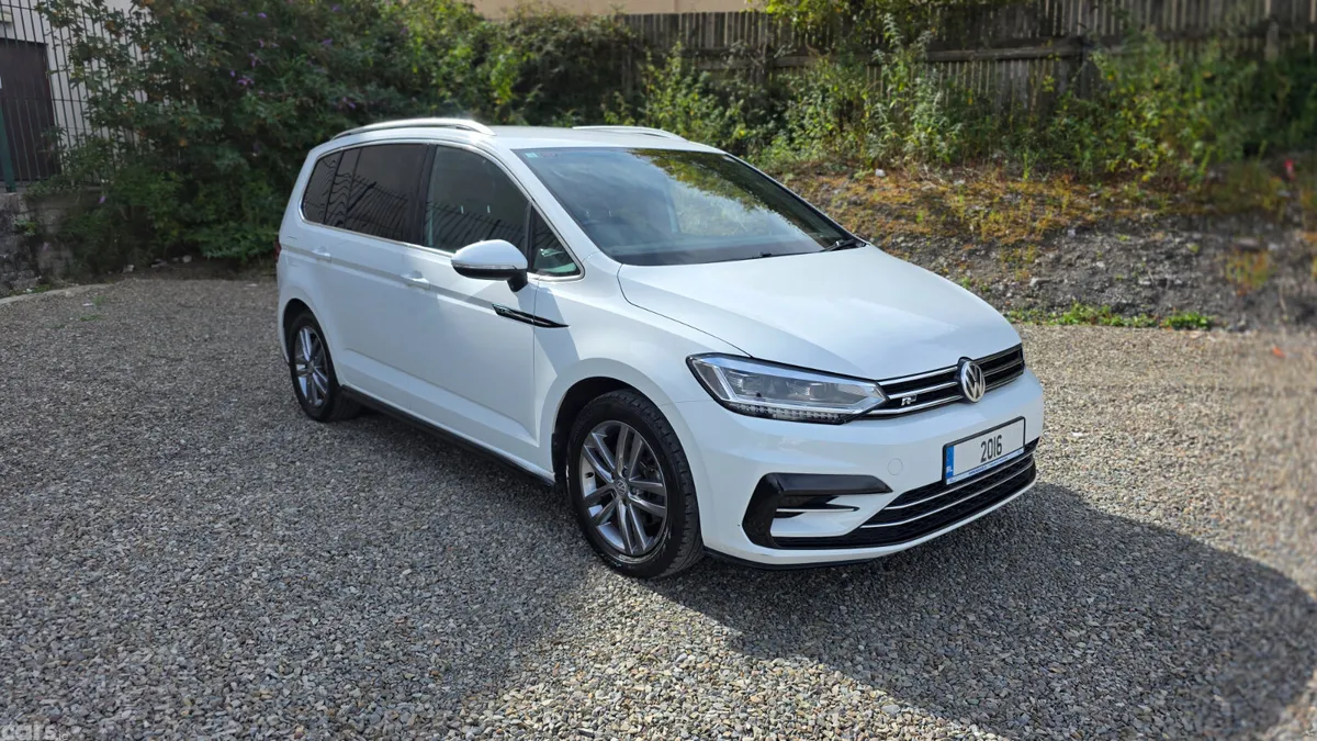 Volkswagen Touran MPV, Petrol, 2016, White